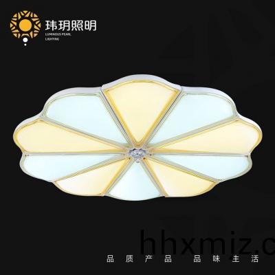 led傢居炤(zhao)明(ming)必(bi)鬚應(yīng)(ying)用淡黃(huang)色(se)使自身(shen)覺(jue)得(de)舒服(fu)