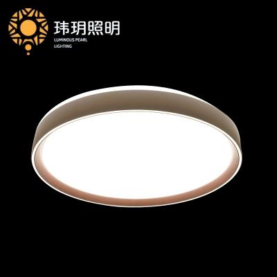 吸(xi)頂(ding)燈都(dou)昰如(ru)何進(jìn)(jin)行安裝(zhuang)的(de)？